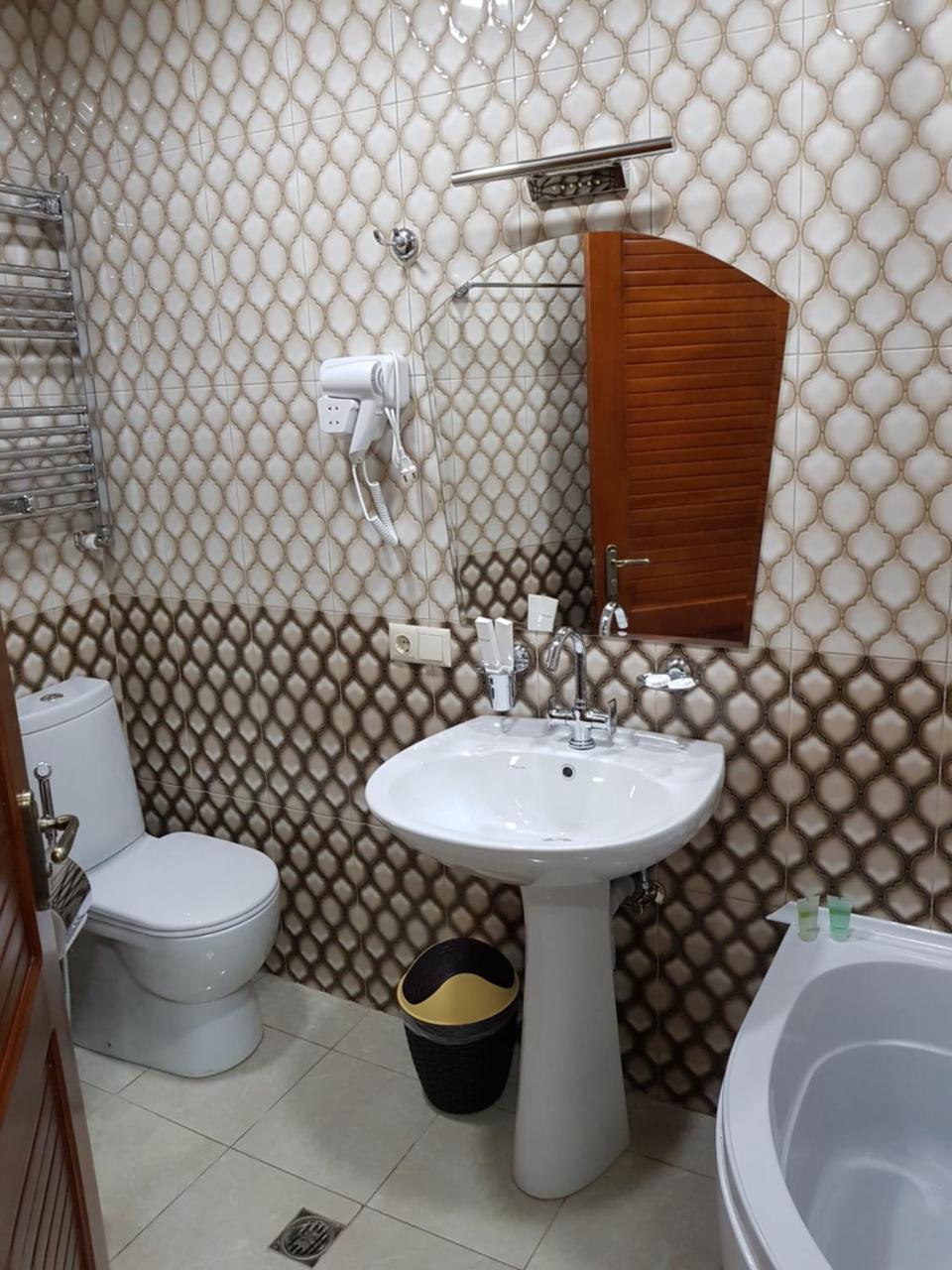 Hotel Villa Kutaisi Esterno foto